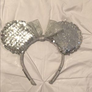 Sequence Mickey Mouse ears